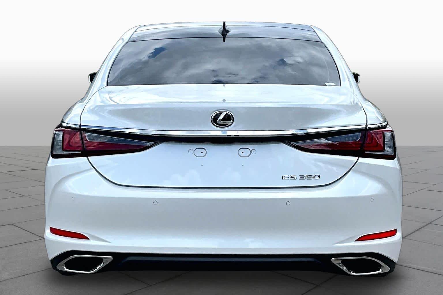 Used 2025 Eminent White Pearl Lexus  image 5
