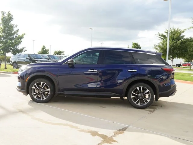 Used 2022 Blue INFINITI LUXE image 6