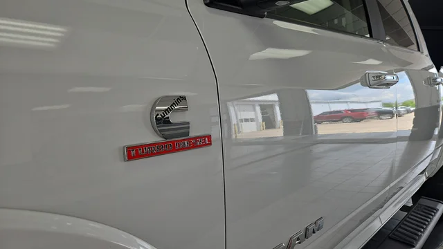 Used 2020 Bright White Clearcoat Ram Laramie image 43