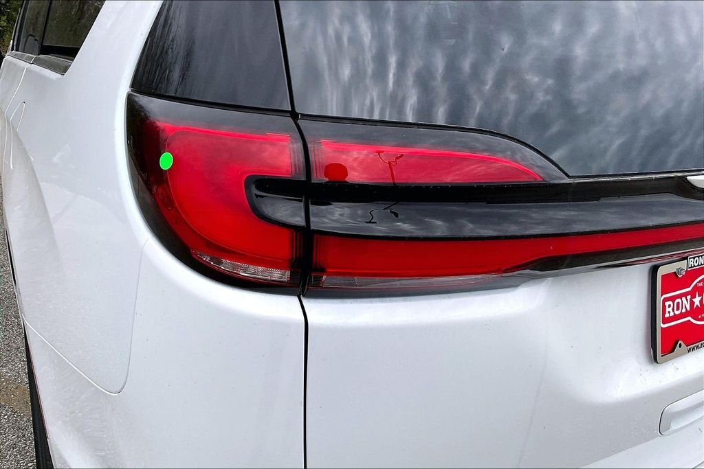 New 2026 Chrysler Pacifica Select 4D Passenger Van