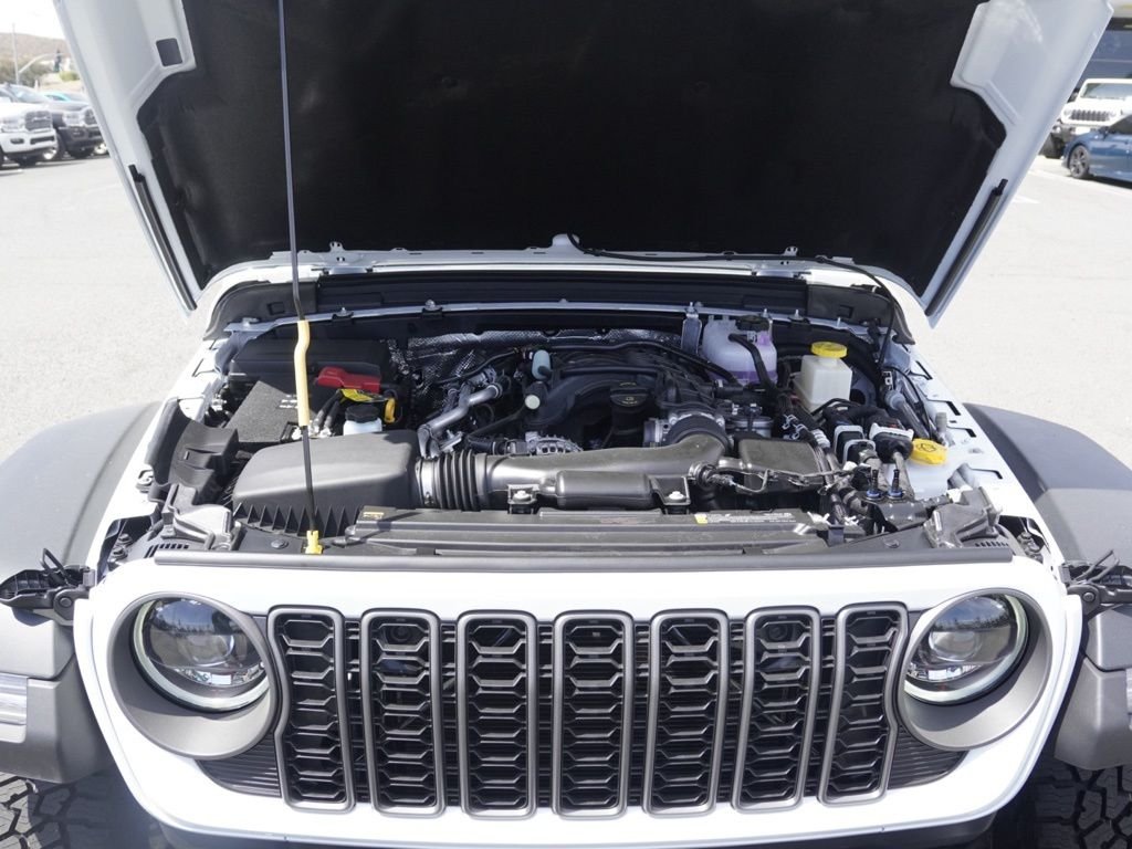 New 2026 Bright White Clear-Coat Exterior Paint Jeep Rubicon image 28