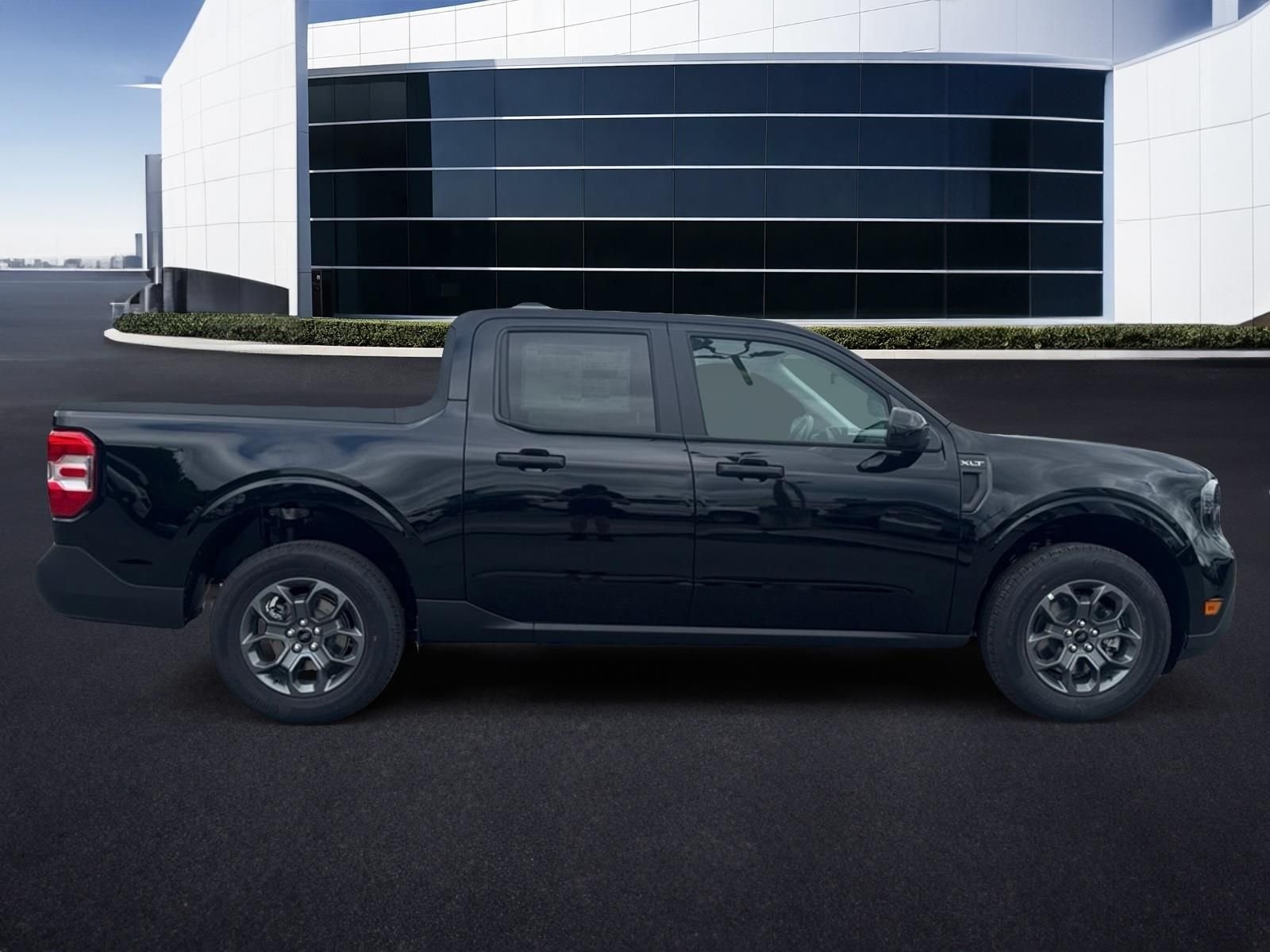 New 2026 Shadow Black Ford XLT image 5