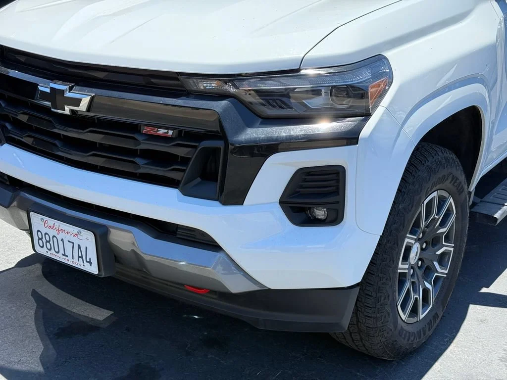 Used 2024 Summit White Chevrolet Z71 image 3