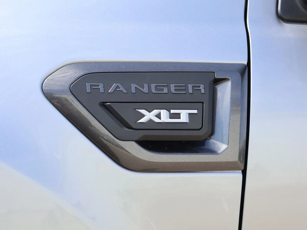 Used 2023 Silver Ford XLT image 9