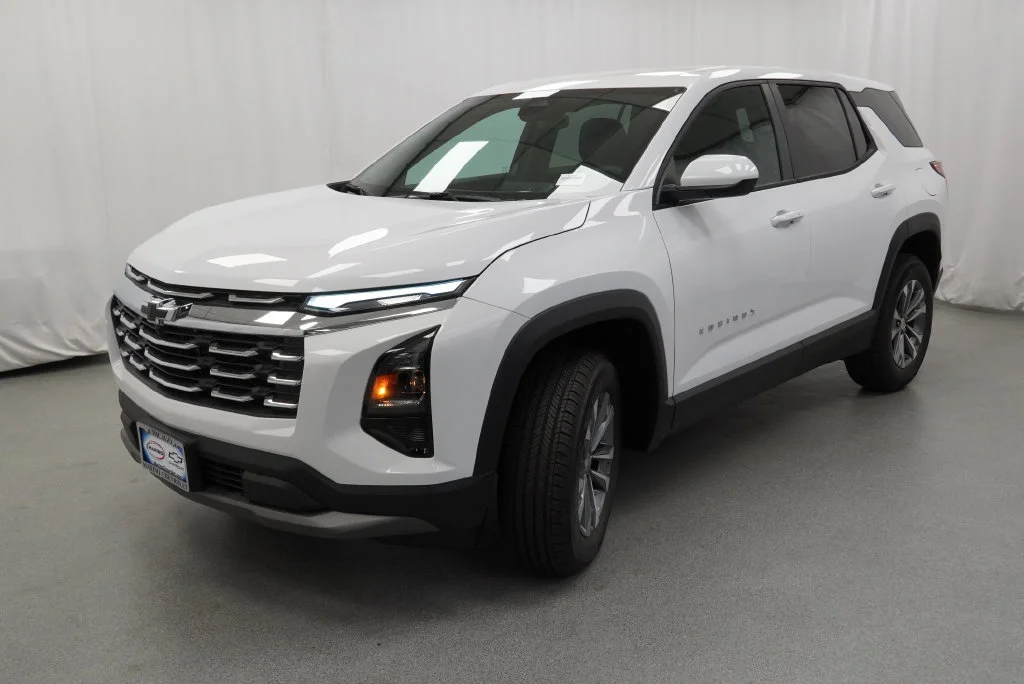 New 2027 Summit White Chevrolet LT image 3