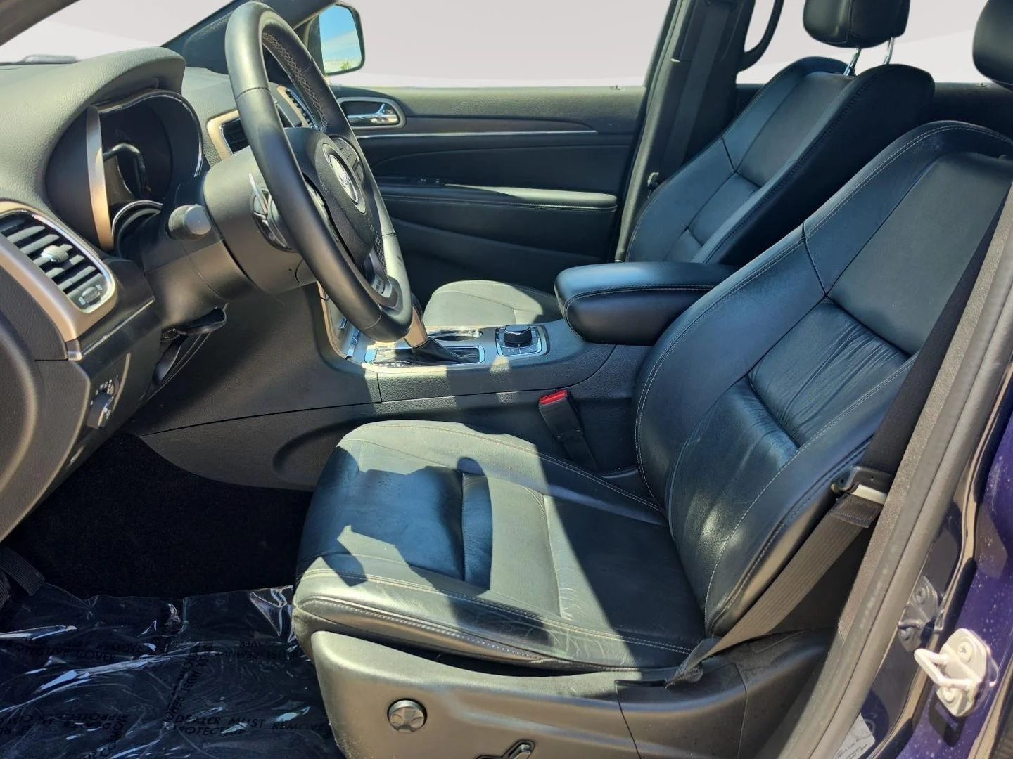 Used 2016 BLACK Jeep Limited image 3