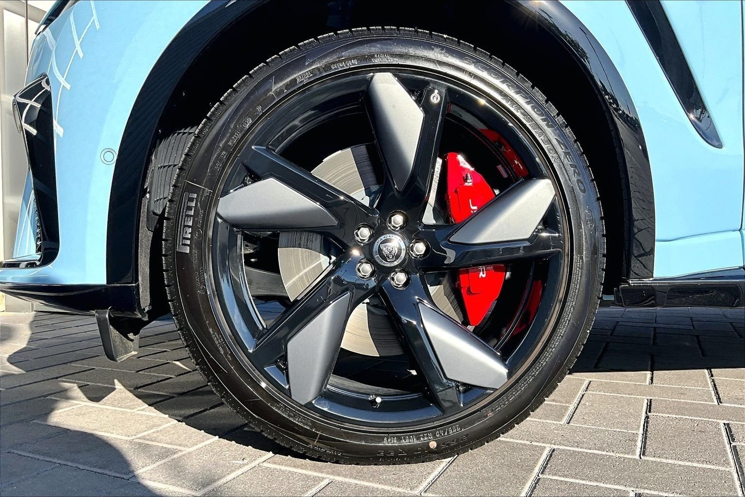 2026 Jaguar F-Pace SVR - Photo 12