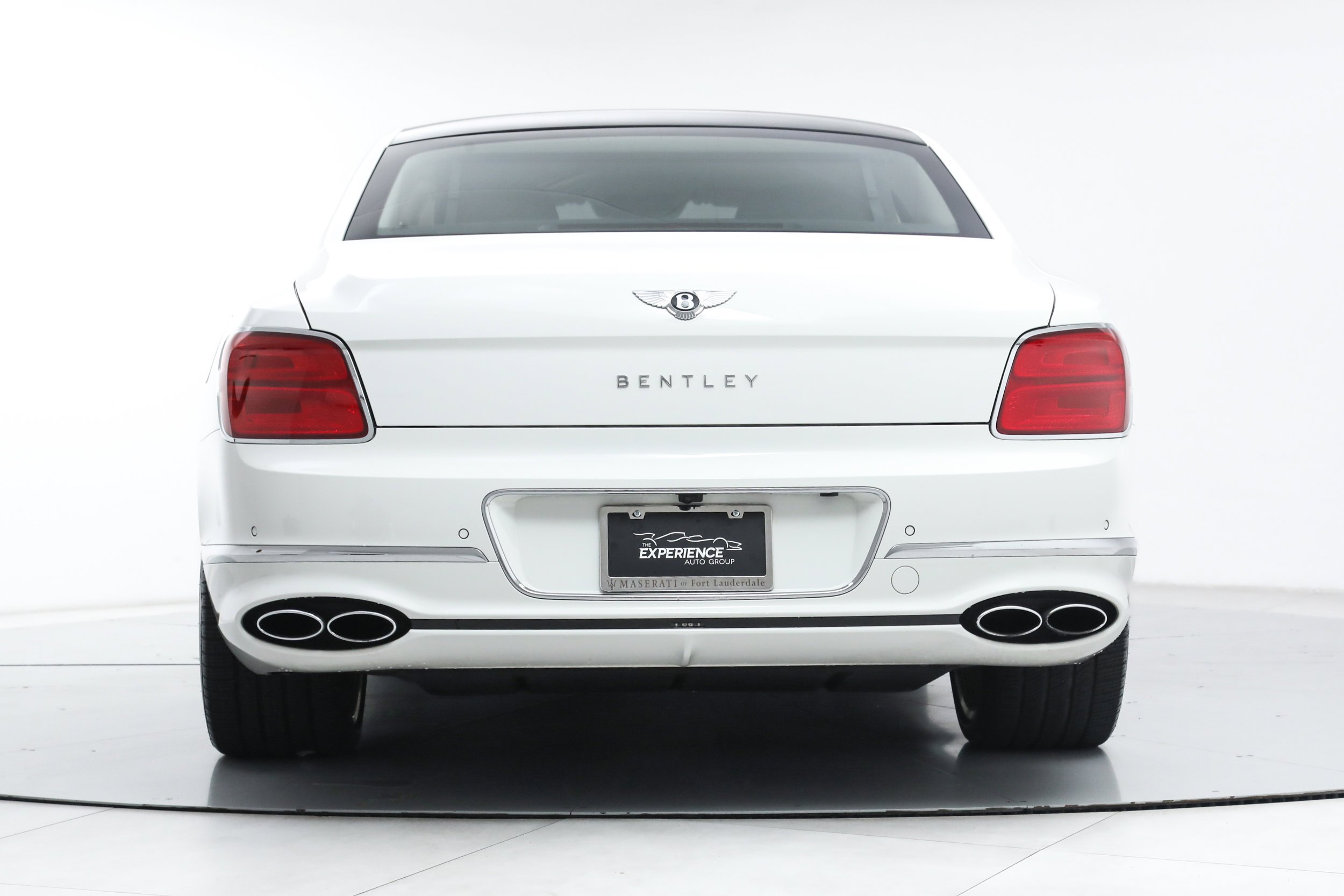Used 2022 White Bentley  image 4