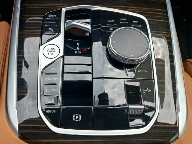 Used 2025 Gray BMW xDrive40i image 21