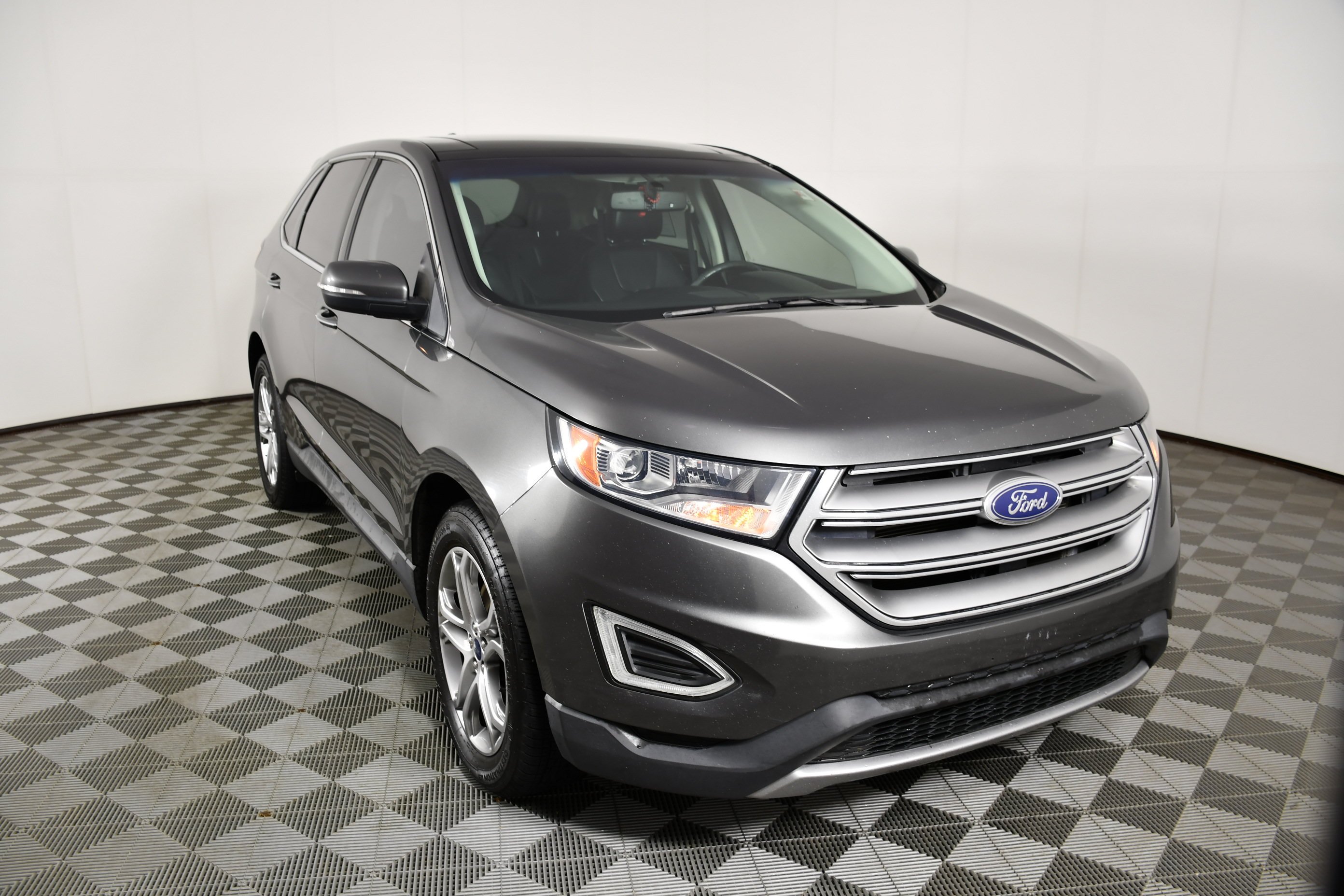 Used 2016 Magnetic Ford Titanium image 3