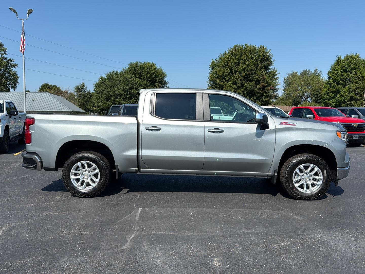 2026 Chevrolet Silverado 1500 LT - Photo 8