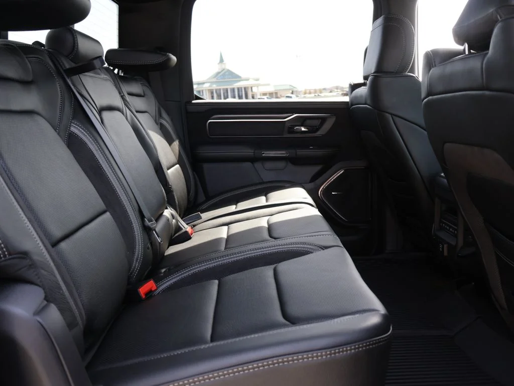 New 2026 Diamond Black Crystal Pearl-Coat Exterior Paint RAM RHO image 12