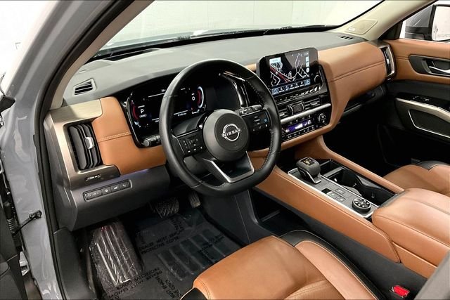 2025 Nissan Pathfinder Platinum - Photo 16