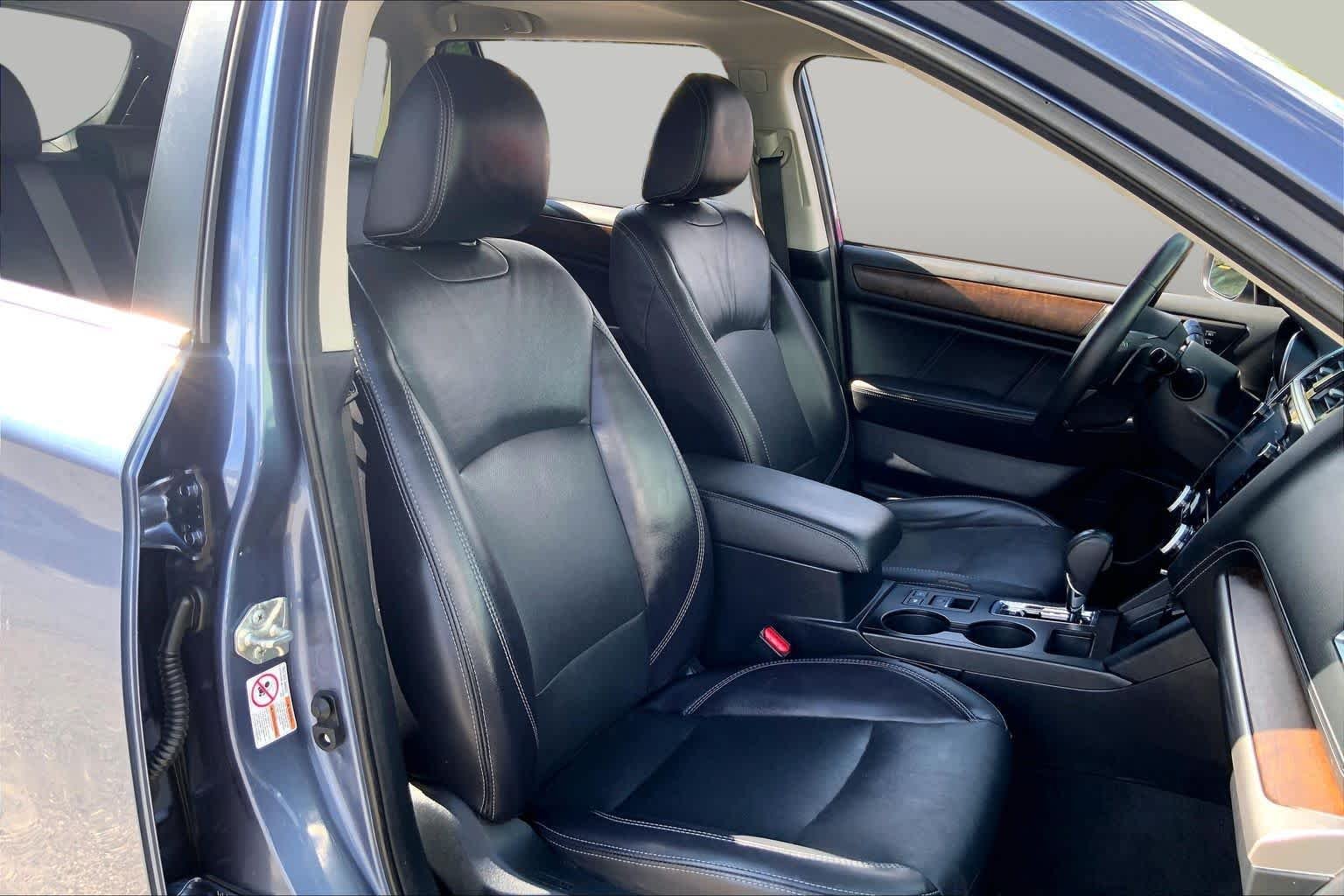Used 2018 Twilight Blue Metallic Subaru Limited image 8
