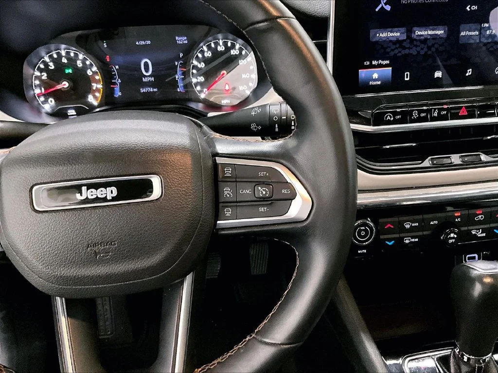 Used 2022 Red Jeep Limited image 12