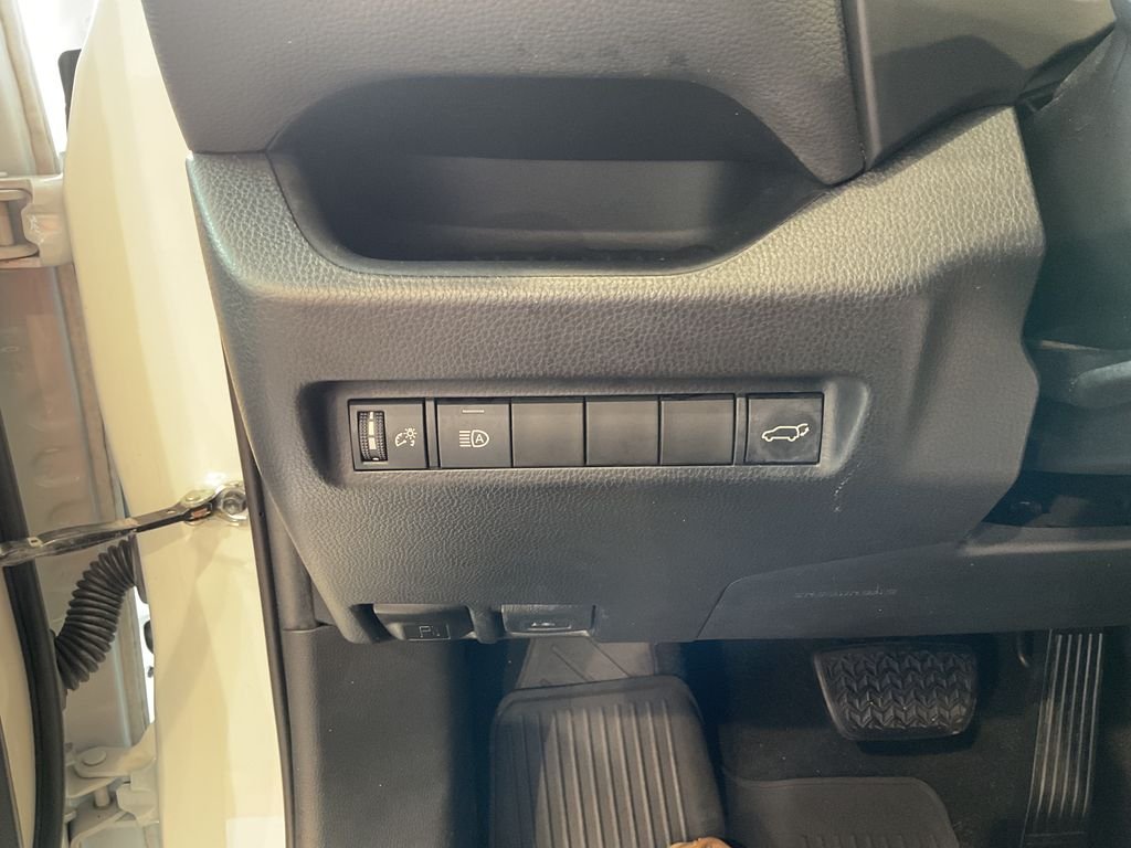 Used 2021 White Toyota XLE image 17