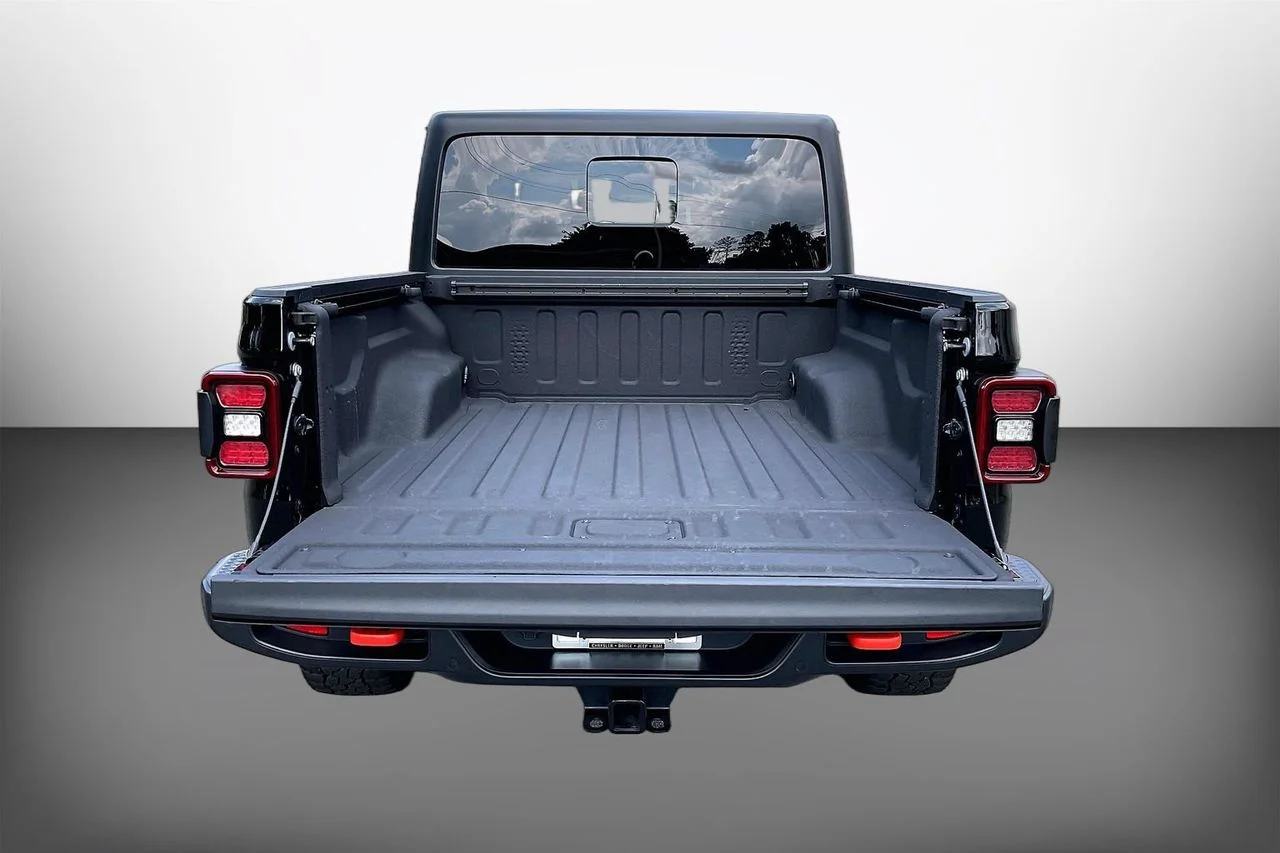 Certified Used 2024 Black Jeep Mojave image 24