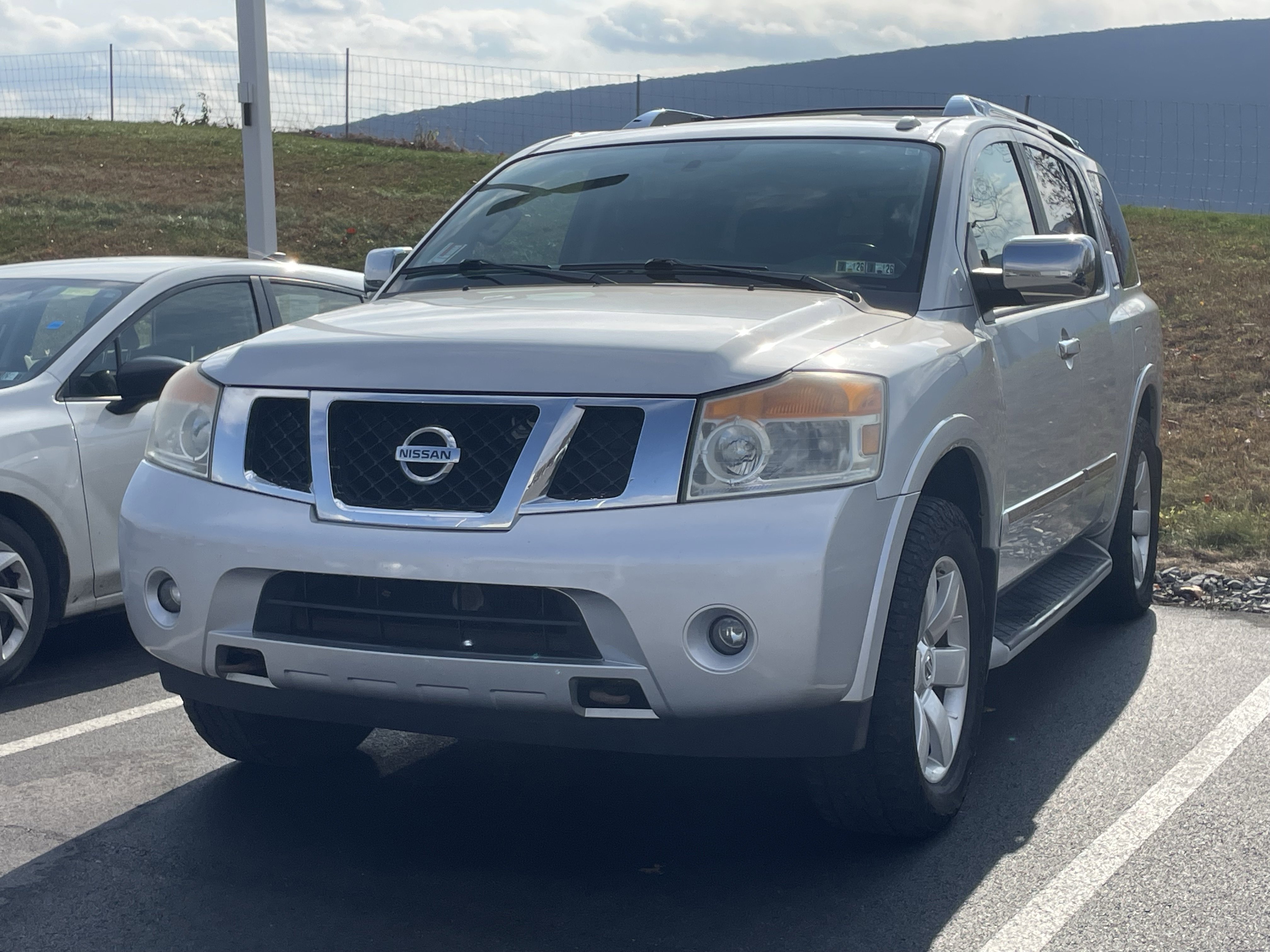 2014 Nissan Armada SL photo 3