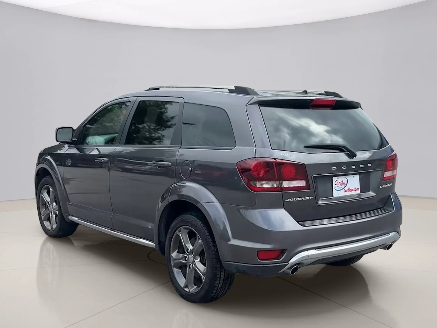Used 2015 Gray Dodge CROSSROAD image 4