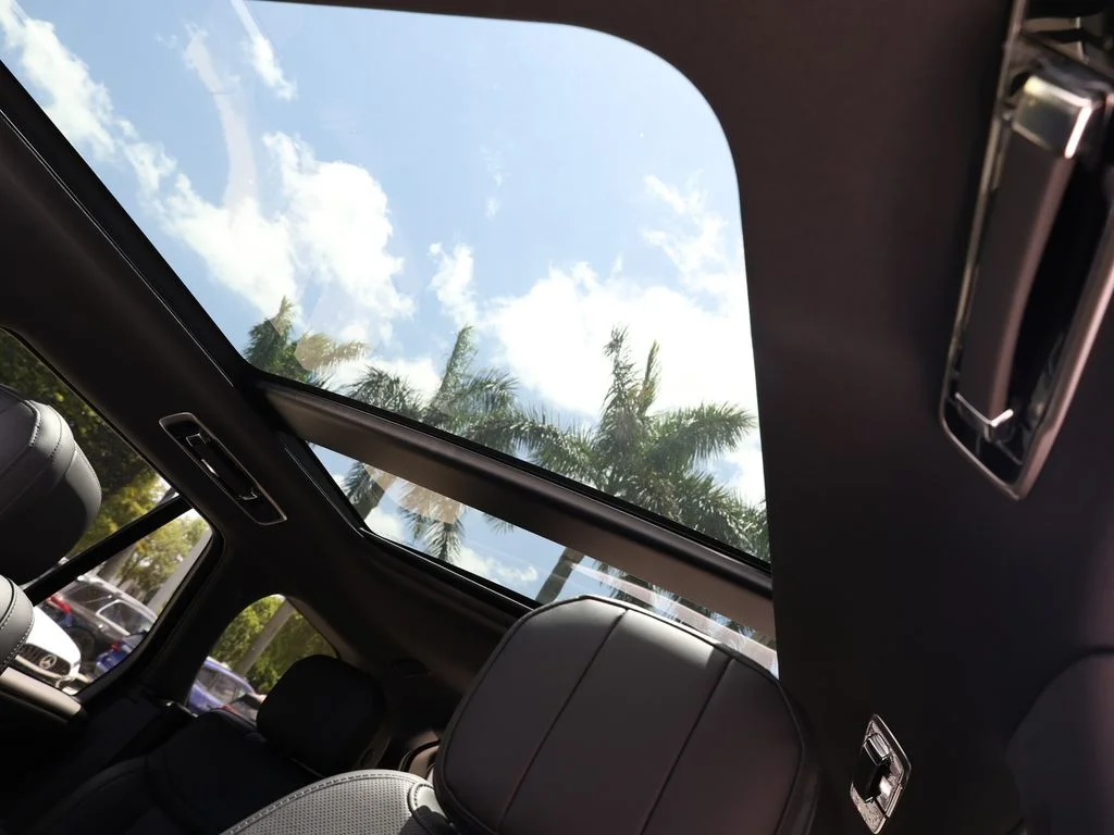 2025 Land Rover Range Rover SE - Photo 20