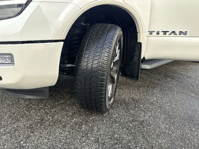 Used 2023 White Nissan Platinum Reserve image 32