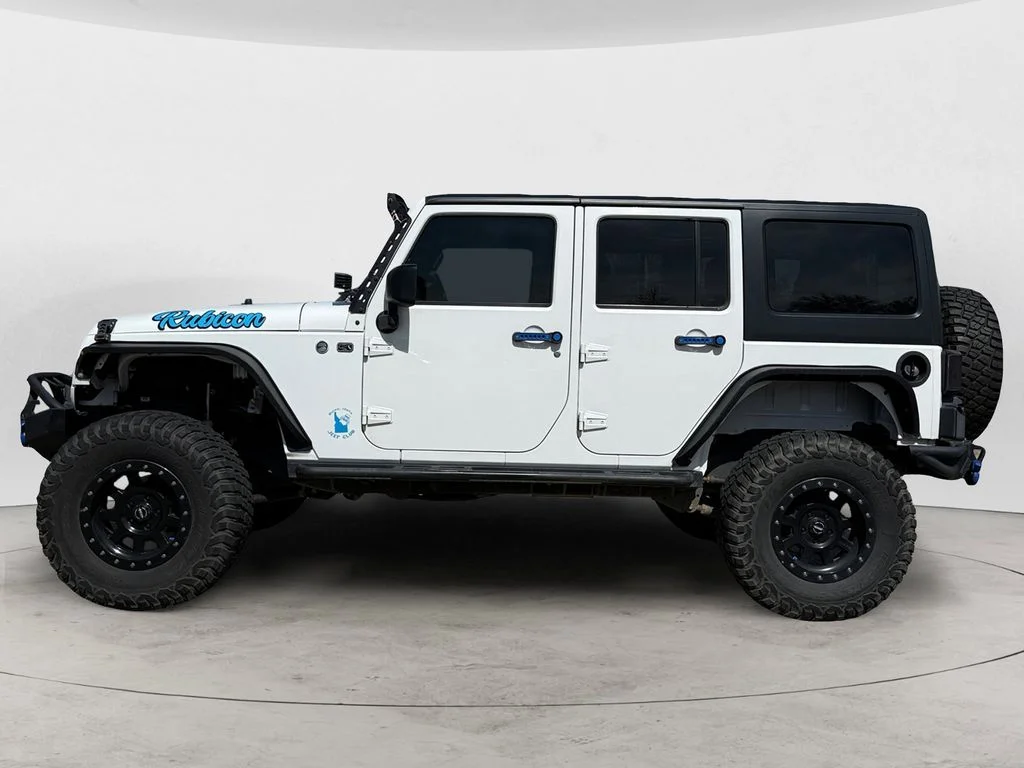 Used 2018 White Jeep Unlimited Rubicon image 2