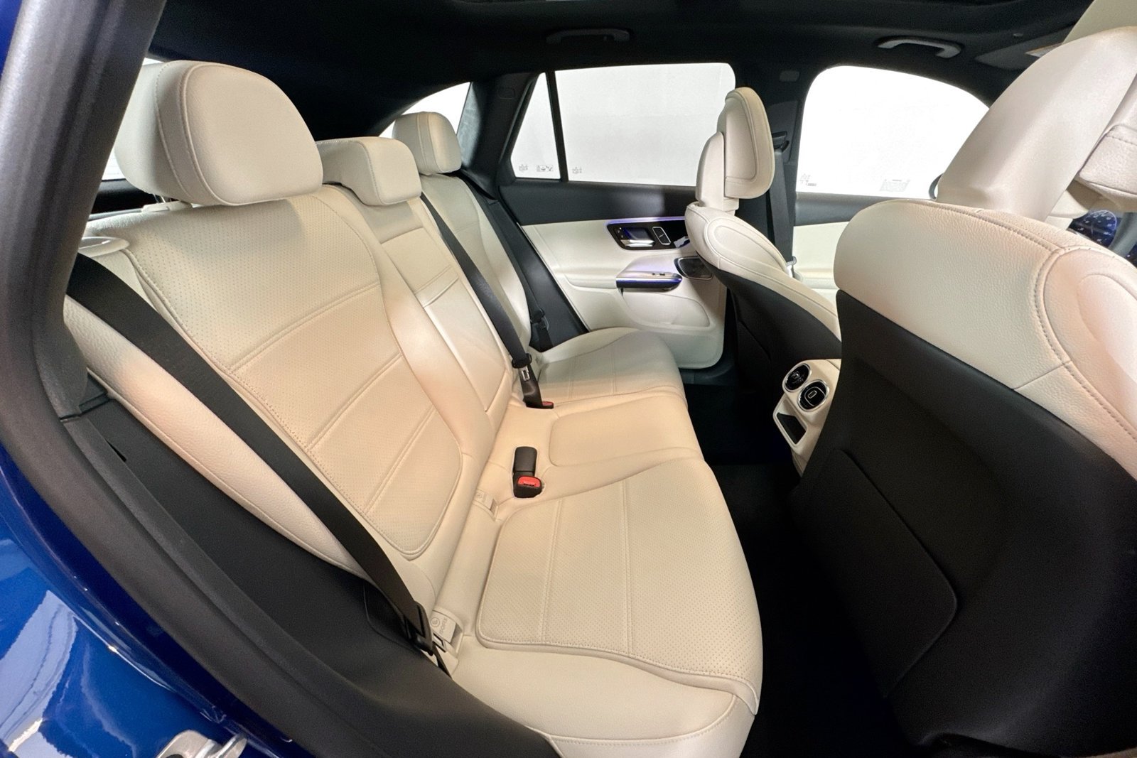 New 2026 Starling Blue Metallic Mercedes-Benz GLC 300 image 25
