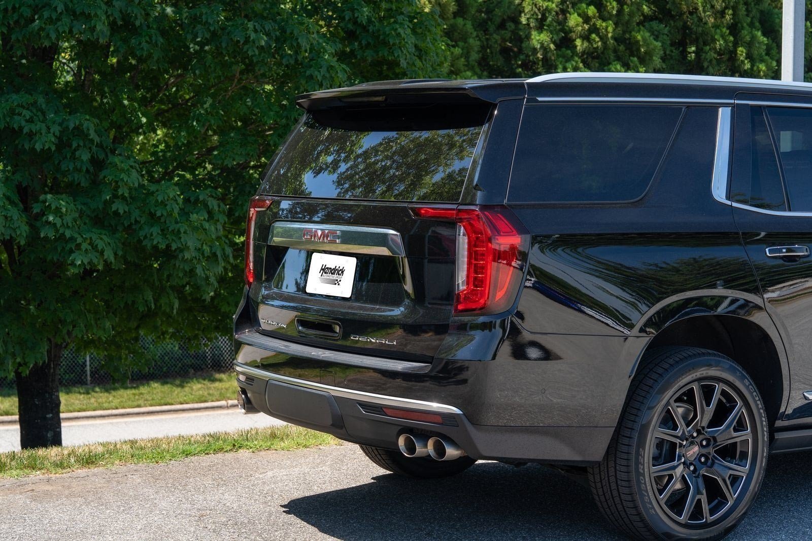 Used 2024 Onyx Black GMC Denali image 12