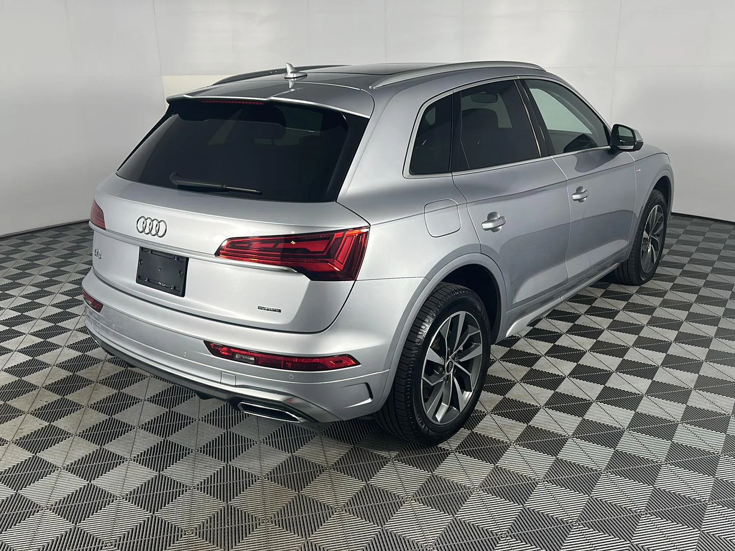 Used 2023 Florett Silver Metallic Audi S line Premium Plus image 14