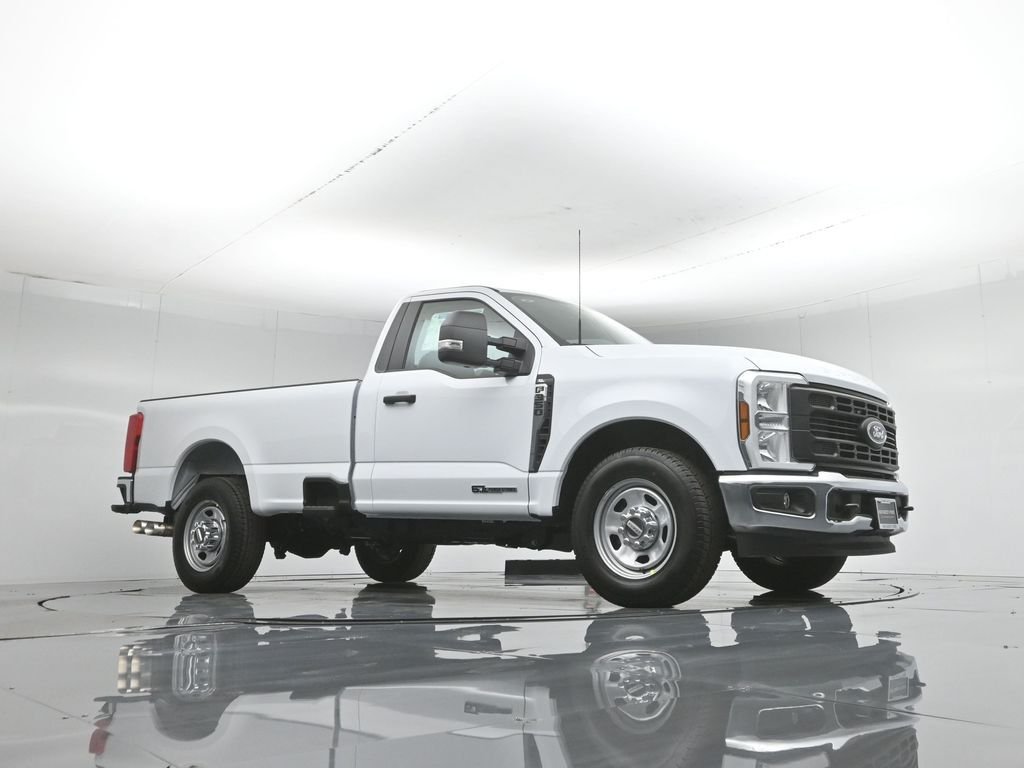 New 2026 Oxford White Ford XL image 3