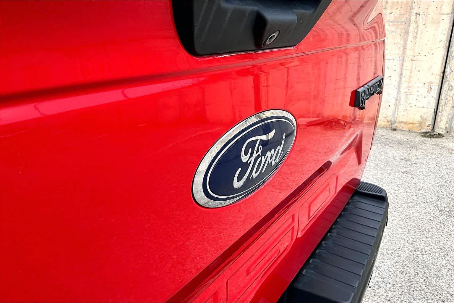 Used 2018 Race Red Ford Raptor image 31