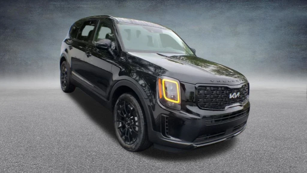 Used 2022 Black Kia EX image 29
