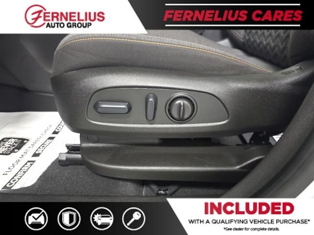 Used 2022 Silver Chevrolet LT image 18