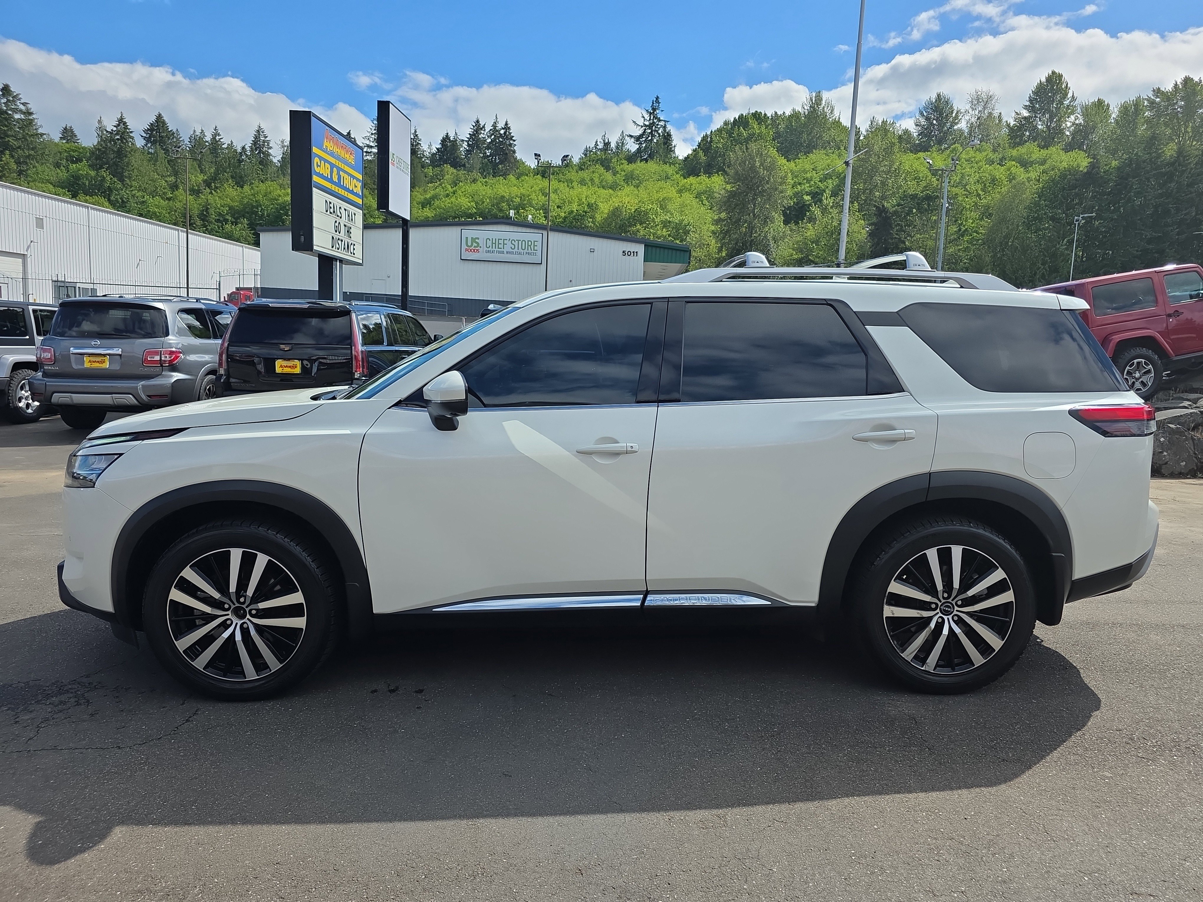 Certified Used 2023 Pearl White Tricoat Nissan Platinum image 2