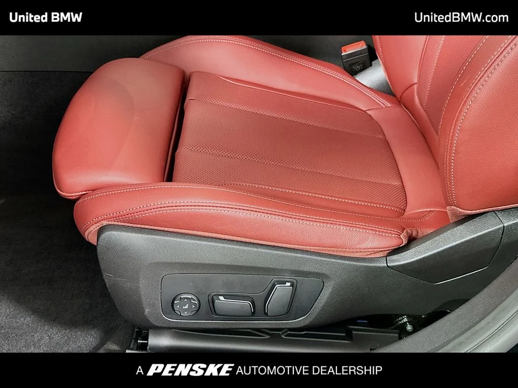 2025 BMW 3 Series 330i - Photo 20