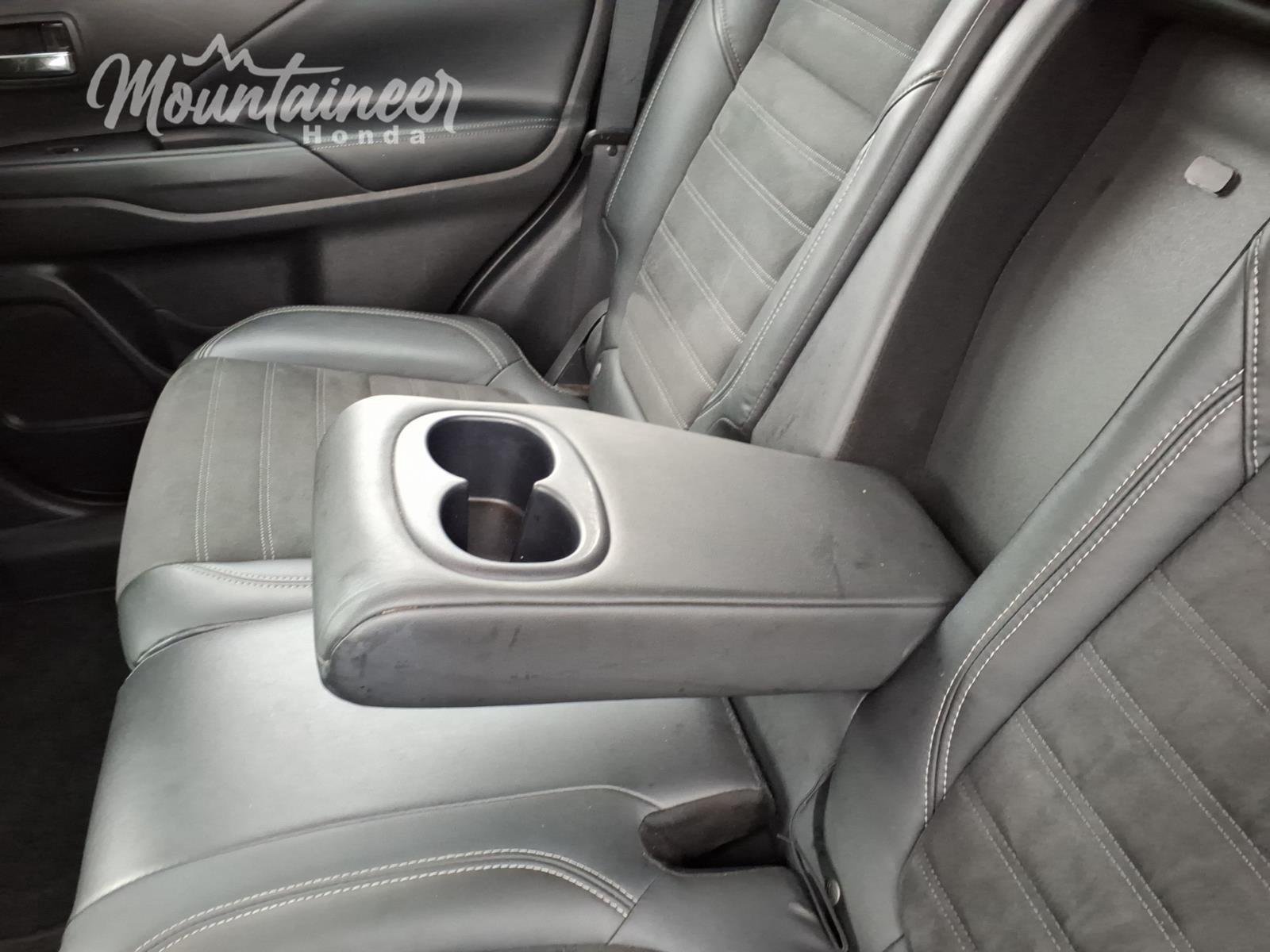 Used 2020 Alloy Silver Metallic Mitsubishi SE image 18