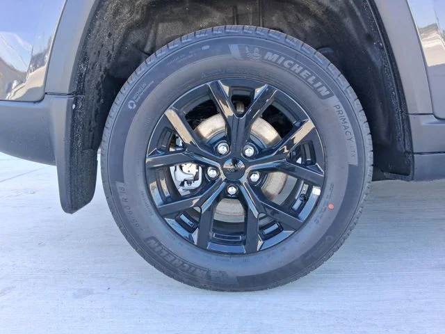 New 2026 Baltic Gray Metallic Clear-Coat Exterior Paint Jeep Altitude image 12