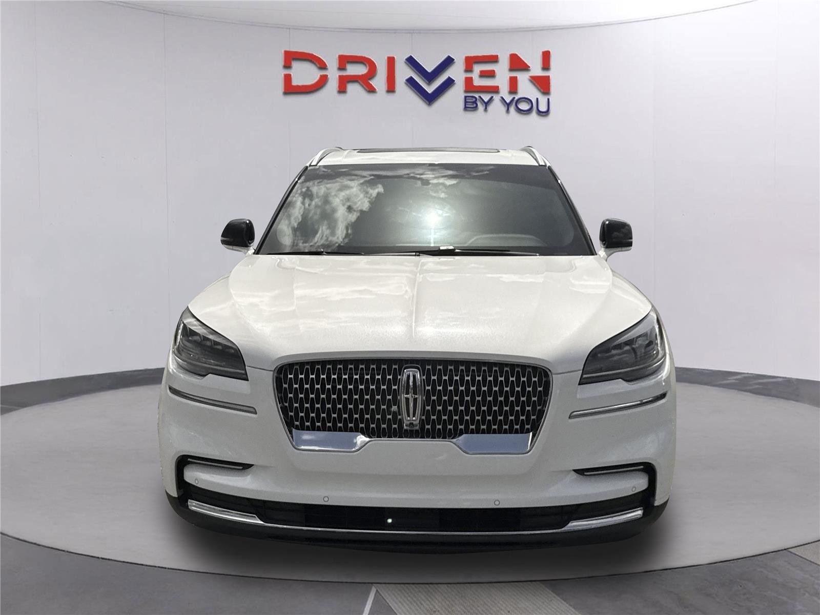 Used 2022 Pristine White Metallic Tri-Coat Lincoln Reserve image 9