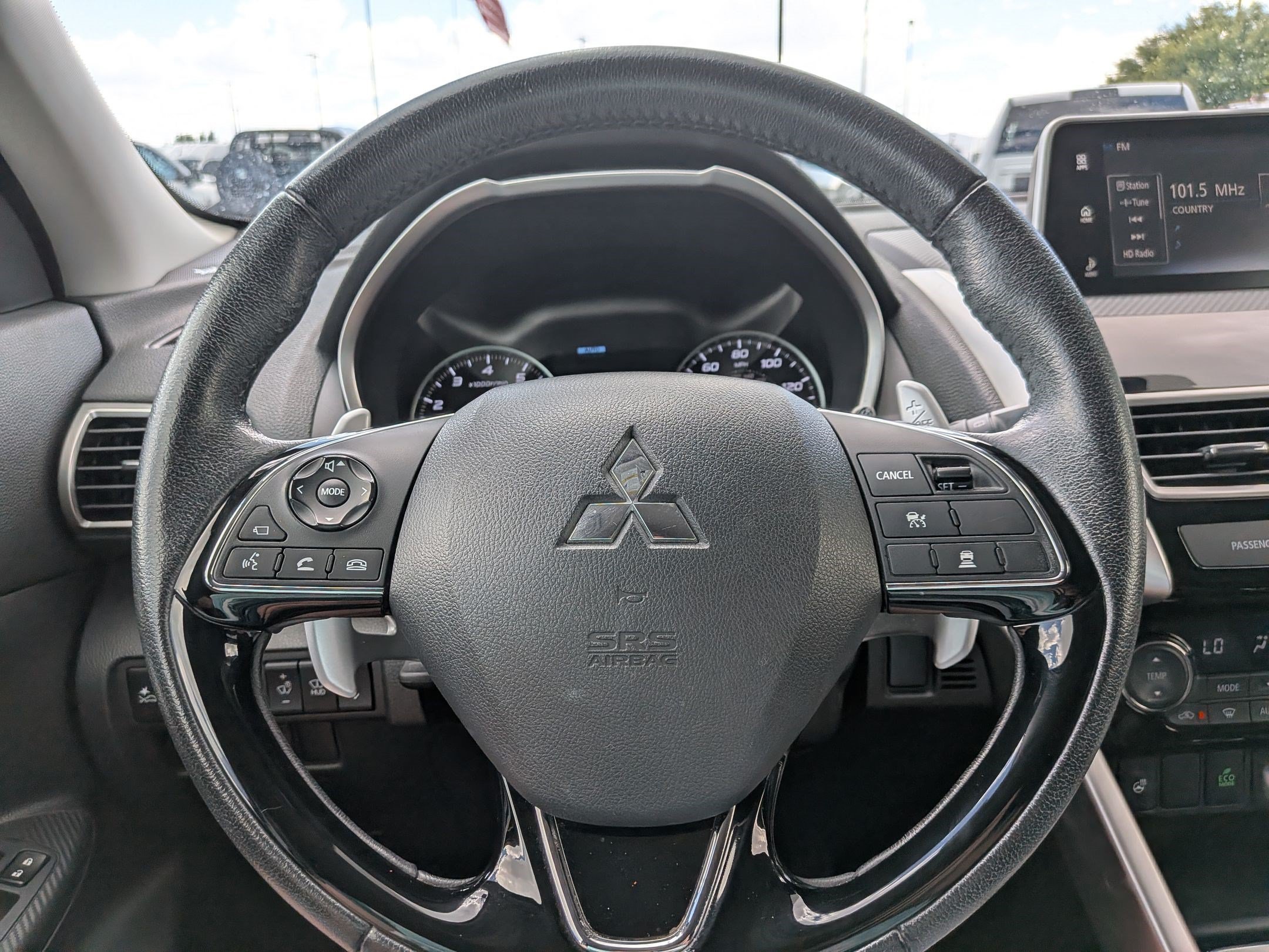 Used 2019 White Mitsubishi SE image 16