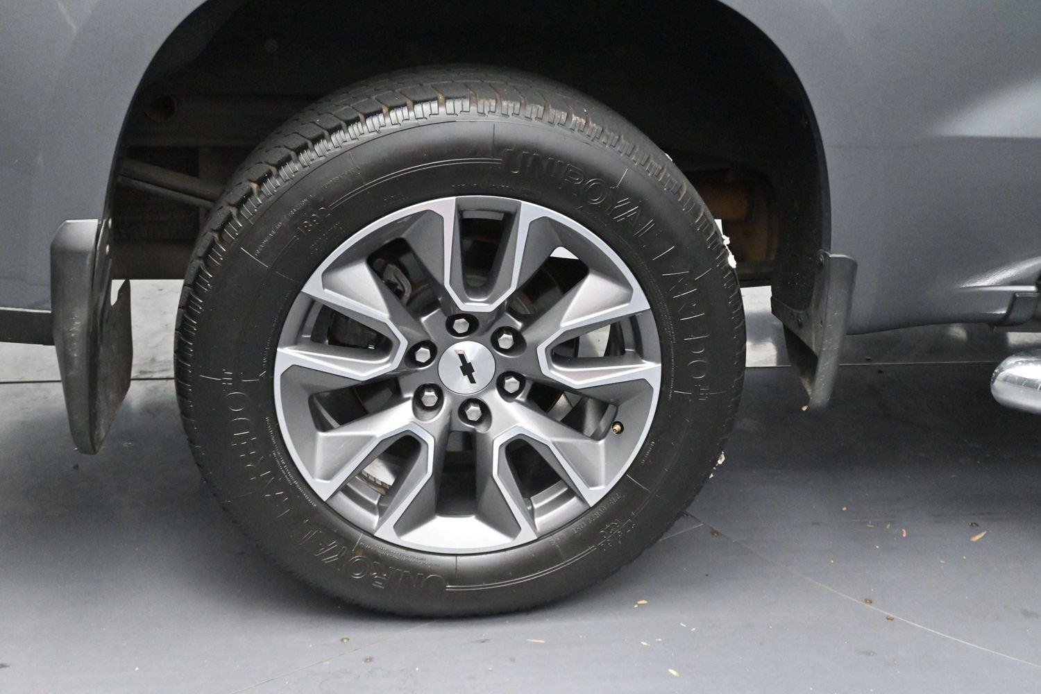 Used 2020 SATIN STEEL METALLIC Chevrolet RST image 33
