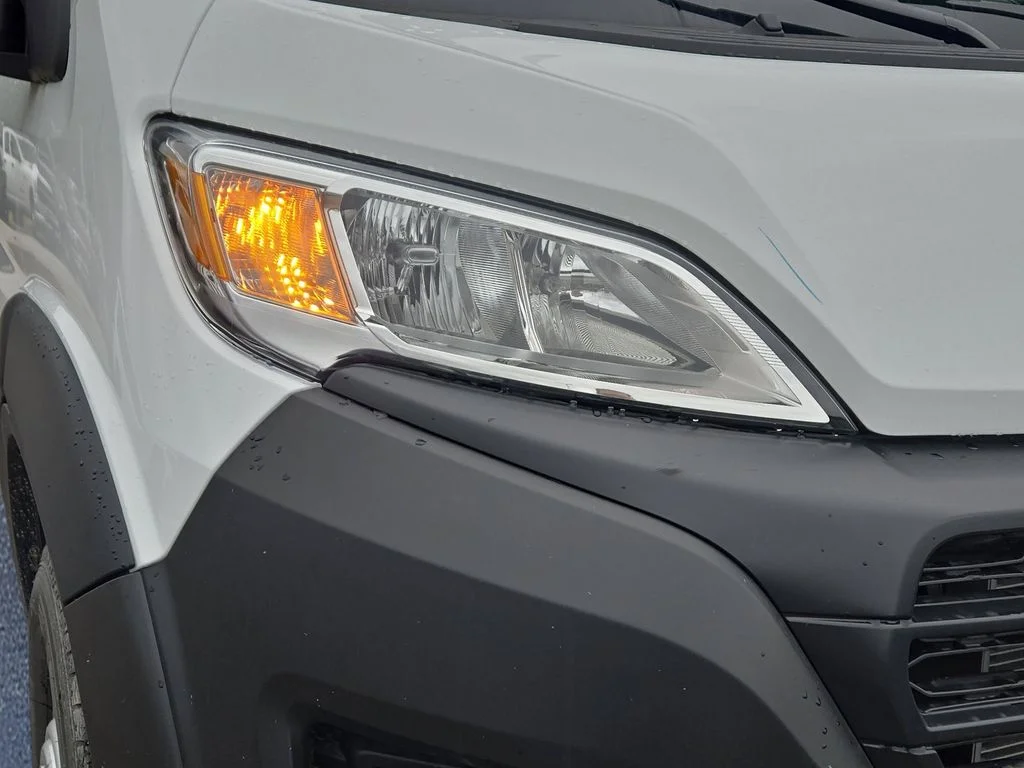 New 2026 Bright White Clear-Coat Exterior Paint RAM High Roof image 3