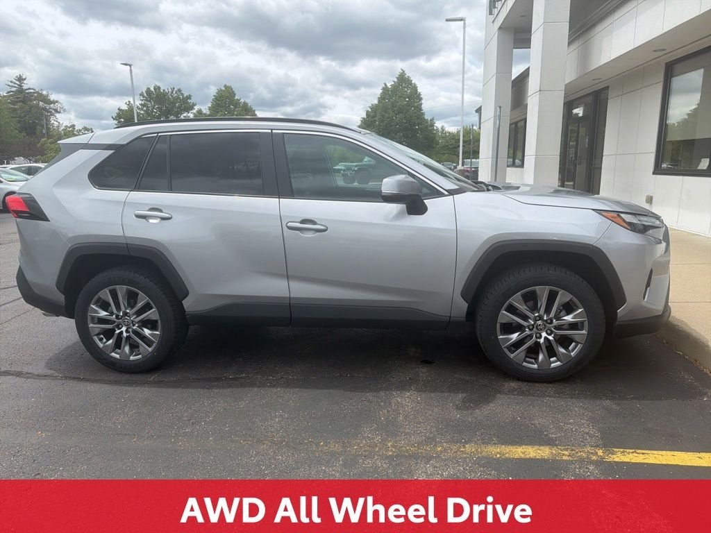 Certified Used 2022 Silver Toyota XLE Premium image 7