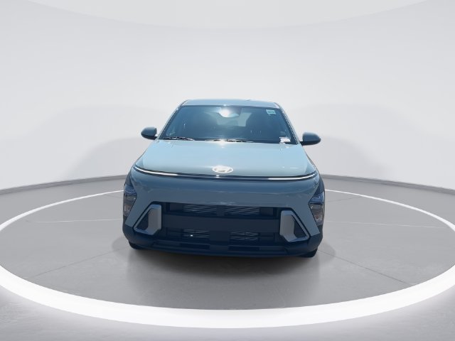 Used 2027 Green Hyundai SE image 3