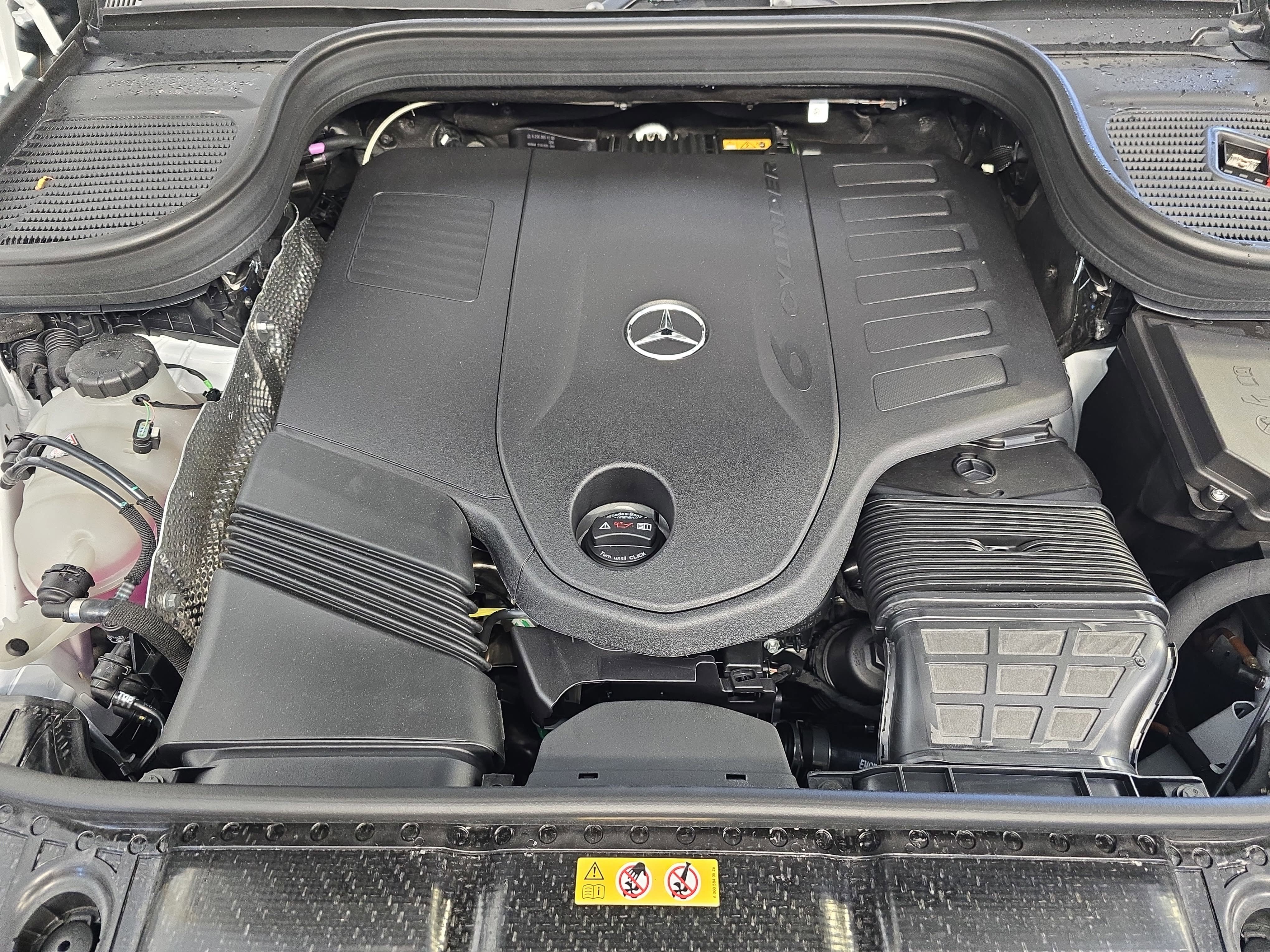 New 2026 MANUFAKTUR Moonlight White Metallic Mercedes-Benz GLE450 image 33