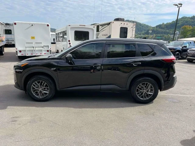 Certified Used 2021 Super Black Nissan S image 6