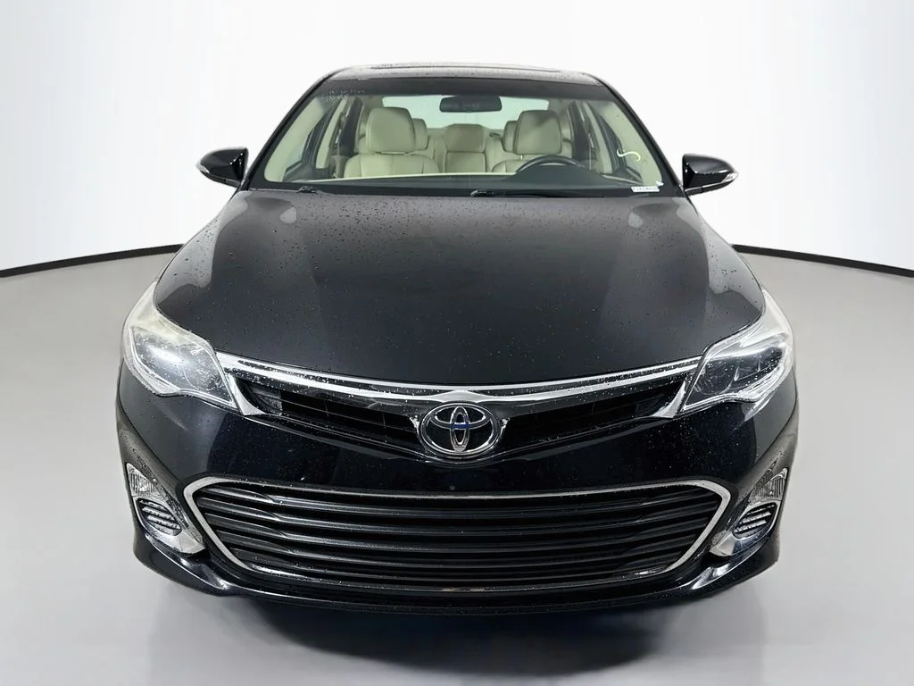 Used 2013 Attitude Black Metallic Toyota XLE image 2