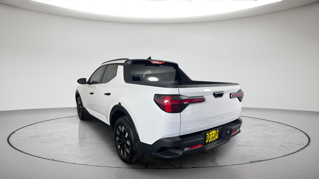 Used 2025 White Hyundai SEL image 5