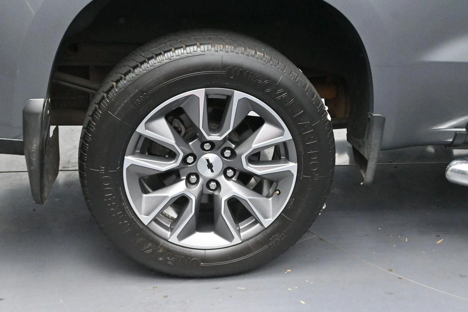 Used 2020 SATIN STEEL METALLIC Chevrolet RST image 33