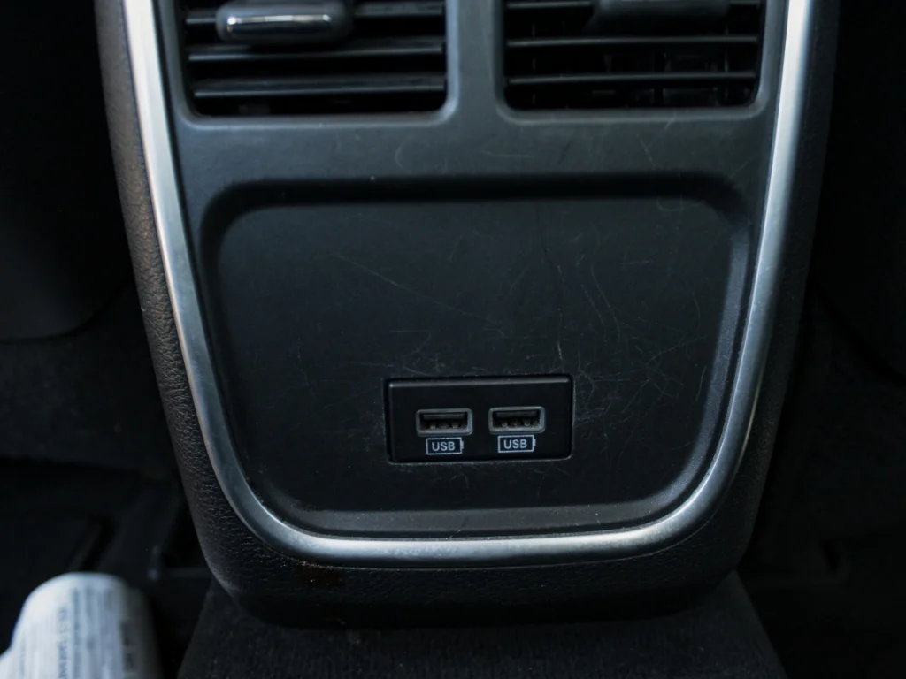 Used 2018 Gloss Black Chrysler Touring image 22