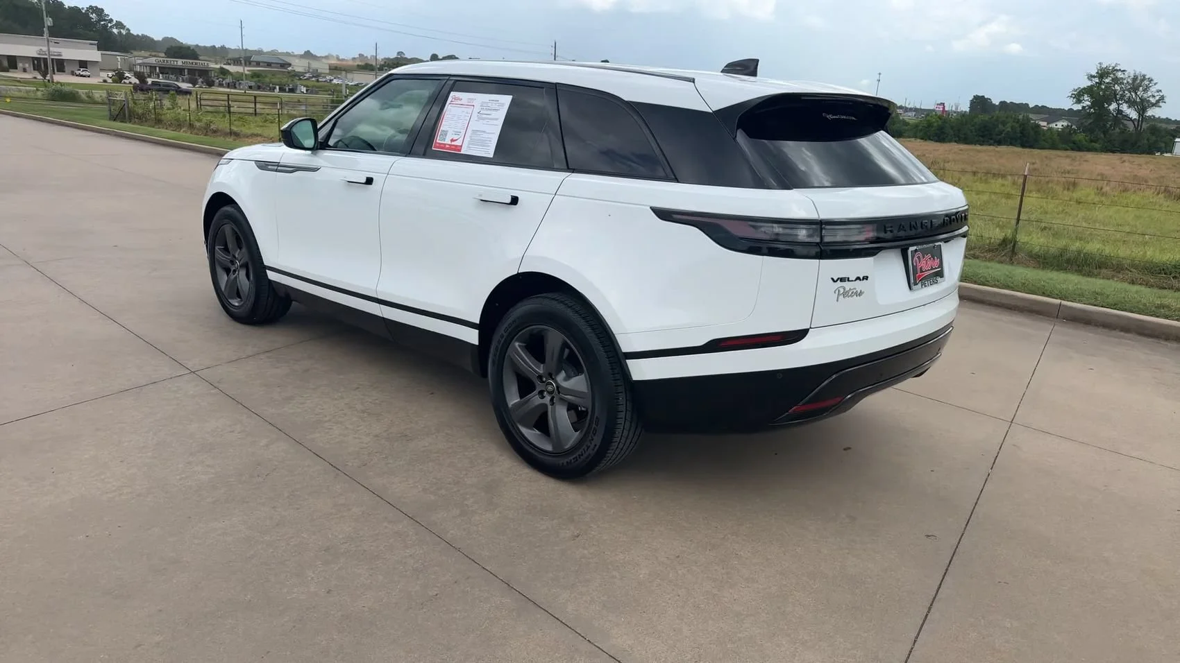 Used 2025 Silver Land Rover Dynamic SE image 7